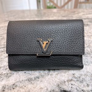 Authentic Louis Vuitton Capucines Compact Wallet